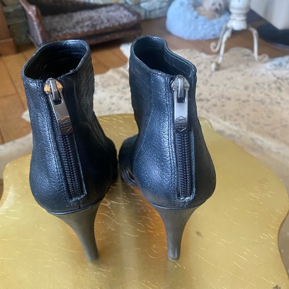 Vince Camuto leather open toe bootie - Picture 2 of 6